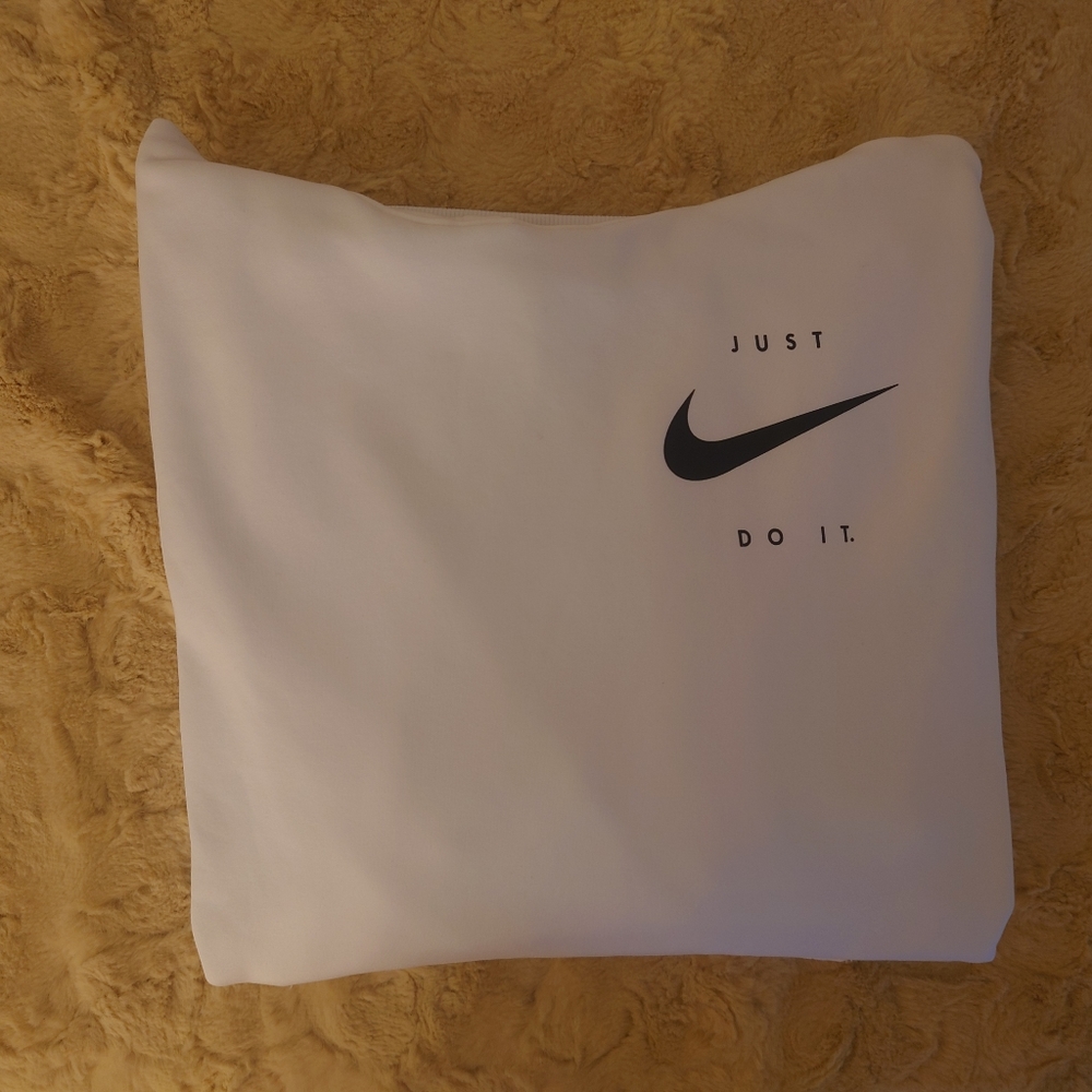 ✨HP✨Nike Therma Hoodie - Picture 3 of 6